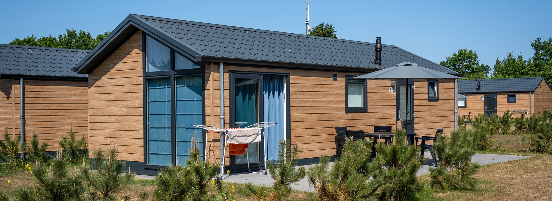 Dennenoord_chalet2023_buitenom_StefanKrofft_2023 (2).jpg